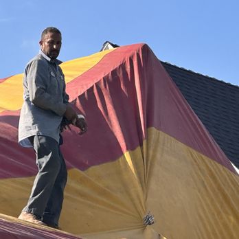 Eary Termite & Pest Service - You can tell they do this a lot. No fear of heights here! - Pest Control Near Me - Chino, California