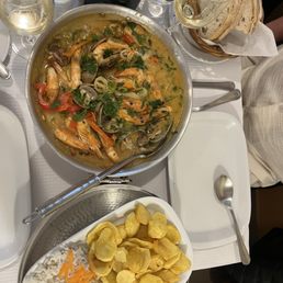 Cataplana Mista (shrimp and clam)