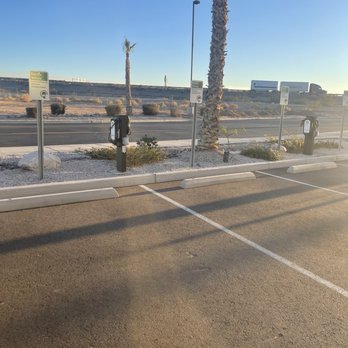 Four Points by Sheraton Yuma - Tesla and regular chargers free for guests - Hotels Near Me - Yuma, Arizona