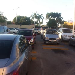 Casino Crown City - Su estacionamiento es enorme y se comparte con el restaurante El Fabuloso pez