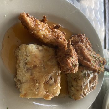 Twisted Biscuit Diner - Fried chicken and biscuits - American Near Me - Tavares, Florida