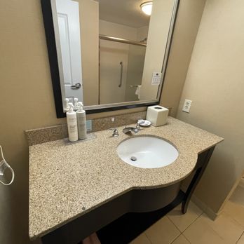 Hampton Inn & Suites Providence Downtown - Bathroom - Hotels Near Me - Providence, Rhode Island Hampton Inn & Suites Providence Downtown - Bathroom - Hotels Near Me - Providence, Rhode Island
