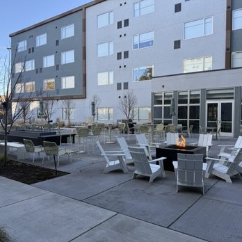 Element Bend - Outside patio area.  Rey cool place to chill - Hotels Near Me - Bend, Oregon