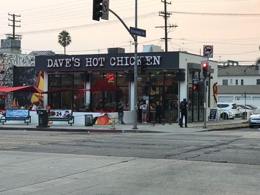 Dave's Hot Chicken by null