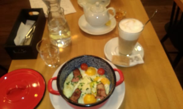 Bistro à Table! by null