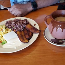 El Cafetal Salvadorian Restaurant - Desayuno vegetariano