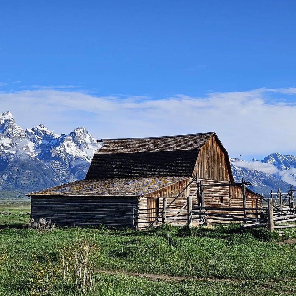 Yellowstone Day Tours - Mormon Row - Tours Near Me Yellowstone Day Tours - Mormon Row - Tours Near Me