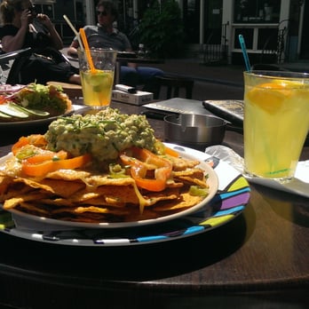 Lunchcafe Singel 404 - Nachos, sandwhich with salmon and avacado on corn bread - Breakfast & Brunch Near Me - Amsterdam, New Hampshire