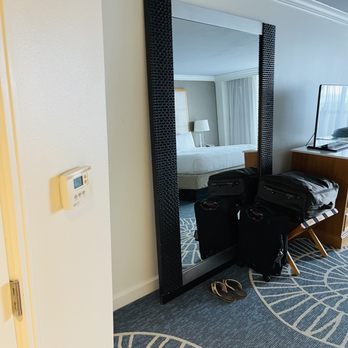 Naples Grande Beach Resort - Large mirror - Venues & Event Spaces Near Me - Naples, Florida