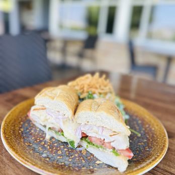 Reunion Kitchen + Drink - Chicken Sandwich - New American Near Me - Corona, California