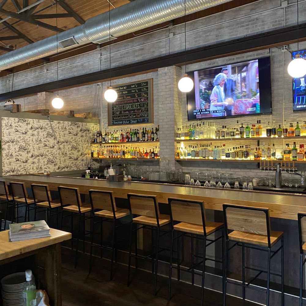 Harvest - Brewery - the bar and seating area - Pizza Near Me - Columbus, Ohio Harvest - Brewery - the bar and seating area - Pizza Near Me - Columbus, Ohio