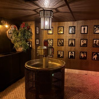 General Lee's - Restroom (Feb 2026) - Cocktail Bars Near Me - Los Angeles, California General Lee's - Restroom (Feb 2026) - Cocktail Bars Near Me - Los Angeles, California