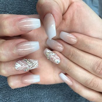 Diva Nails - Pretty nails for my wedding. I wish the environment was slower paced and more relaxing - Nail Salons Near Me - Chula Vista, California