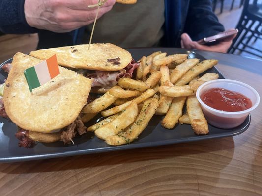 Flanagan's Irish Pub by null