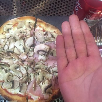 Matteo Pizza - Not very large, but certainly enough to satisfy you. - Pizza Near Me - Paris, 75