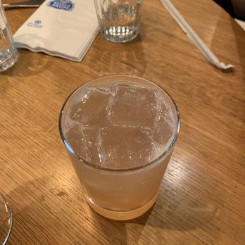 Earls Kitchen + Bar - Classic Margarita - New American Near Me - Somerville, Massachusetts
