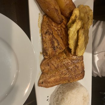 Noches de Colombia - Salmon dinner - Colombian Near Me - Elizabeth, New Jersey