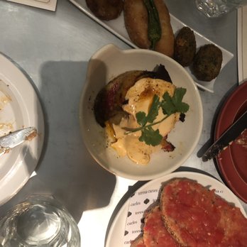 Teresa Carles - Teresa bravas, tomato bread, croquette assortment (so good!) - Vegetarian Near Me - Barcelona, B Teresa Carles - Teresa bravas, tomato bread, croquette assortment (so good!) - Vegetarian Near Me - Barcelona, B