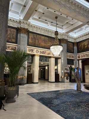 The Seelbach Hilton Louisville by null