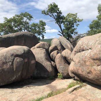 Elephant Rocks State Park - Parks Near Me - Belleview, Missouri