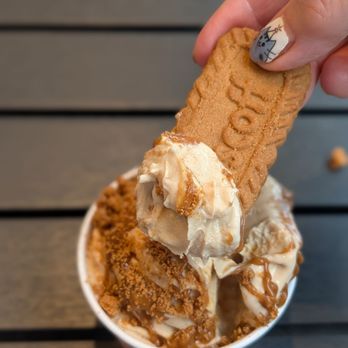 Nani’s Gelato - Biscoff sundae - Ice Cream & Frozen Yogurt Near Me - Mississauga, Ontario Nani’s Gelato - Biscoff sundae - Ice Cream & Frozen Yogurt Near Me - Mississauga, Ontario