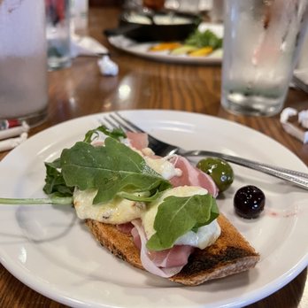 Fat Olives - Burrata on crustini - Pizza Near Me - Flagstaff, Arizona