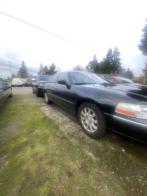 Cameo Limousine Service & Town Car