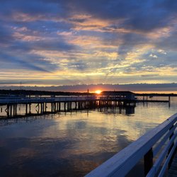 Fathoms Hotel and Marina - Fathoms Hotel puts you in a front row seat to the greatest show on earth!