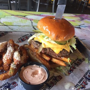 Graffiti Junktion - Big fat burger and zucchini fries - American Near Me - Jacksonville Beach, Florida Graffiti Junktion - Big fat burger and zucchini fries - American Near Me - Jacksonville Beach, Florida