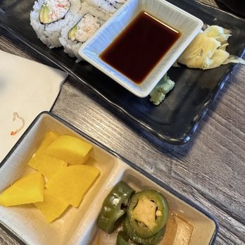 Hako - Side California roll portion - Sushi Bars Near Me - Irvine, California Hako - Side California roll portion - Sushi Bars Near Me - Irvine, California