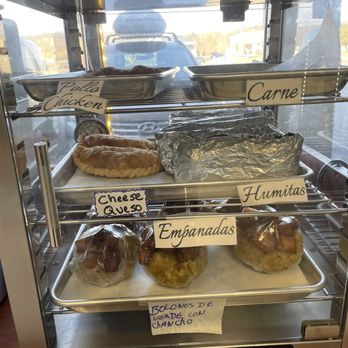 El Cisne Bakery - Bakeries Near Me - New Milford, Connecticut