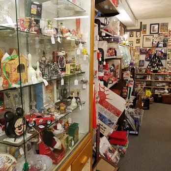 Southport Antique Mall - rows of booths - Antiques Near Me - Indianapolis, Indiana Southport Antique Mall - rows of booths - Antiques Near Me - Indianapolis, Indiana