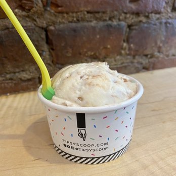 Tipsy Scoop - Peanut Butter Screwball - Ice Cream & Frozen Yogurt Near Me - New York, New York