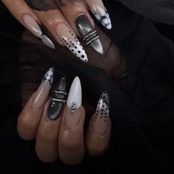 Nails Blossom