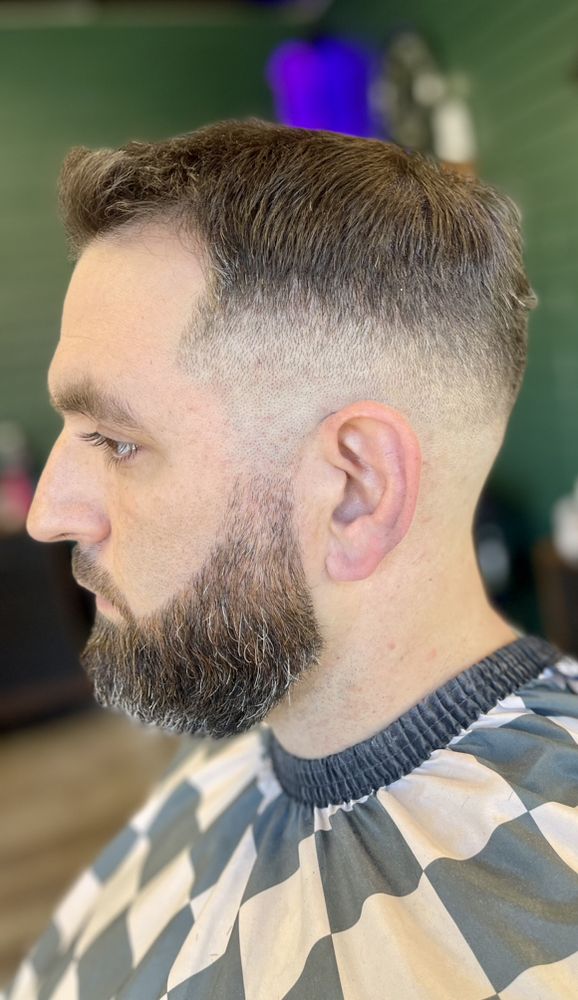 The Luna Barbers Logo
