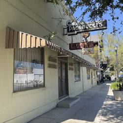 Paganucci's Motel & Cocktail Lounge - Outside