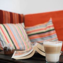 La Cafeteca - Book swap, capuccino