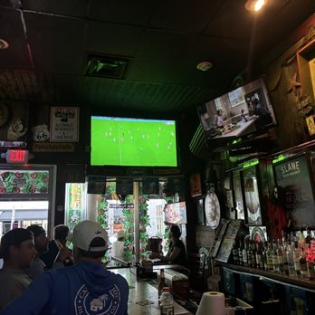 On the Rocks - Interior - Sports Bars Near Me - Miami Beach, Florida
