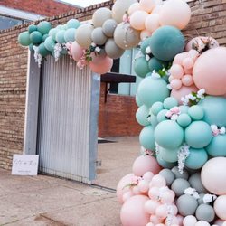 That Balloon Chik - Balloon Garland