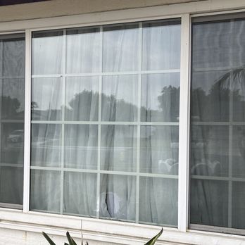 Rialto Glass - Broken at bottom - Windows Installation Near Me - Rialto, California