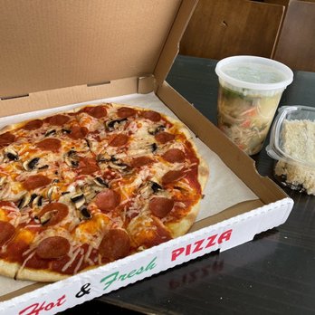 The Shores Kitchen - Pizza, soup and cake slice. - Pizza Near Me - Santa Monica, California