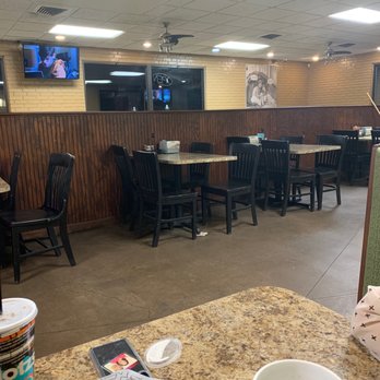 Schlotzsky's - Tables are mostly dirty as well as the floor. - Delis Near Me - Rogers, Arkansas