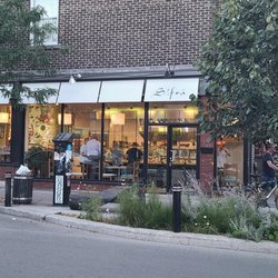 Sofra Tapas - Restaurant Sofra (exterieur) ~ Sofra Restaurant (exterior)
