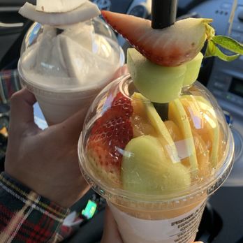 Cascada Refrescante - Coconut & Cupid's Shot (?) | Instagram: @lilhoneybuttereats - Juice Bars & Smoothies Near Me - Paramount, California