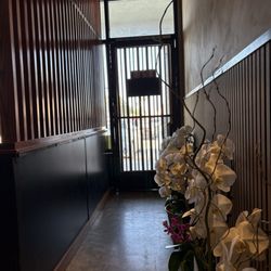 Yakitori Nishi - Inside, entrance