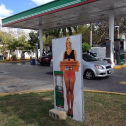 PEMEX - Una estación de servicio muy útil para quienes vivimos en la zona de Arcos-Pinos-Altabrisa-Col. Maya
