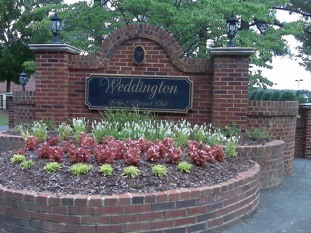 Weddington Swim & Racquet Club Logo