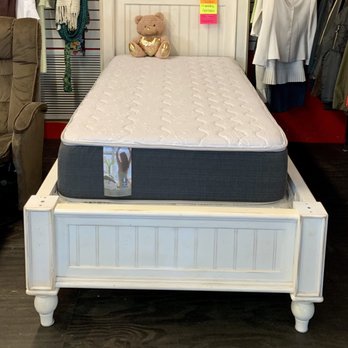 Hidden Treasures Thrift Shop - White twin size bed set - Thrift Stores Near Me - Seffner, Florida Hidden Treasures Thrift Shop - White twin size bed set - Thrift Stores Near Me - Seffner, Florida