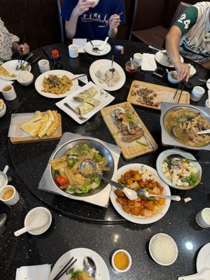 Xin Jiang Restaurant/Halal西域食府.清真 by null