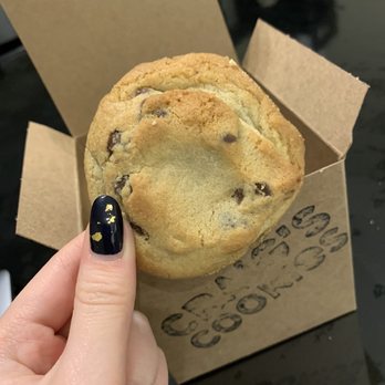 Craig's Cookies - classic chocolate chip - Desserts Near Me - Toronto, Ontario